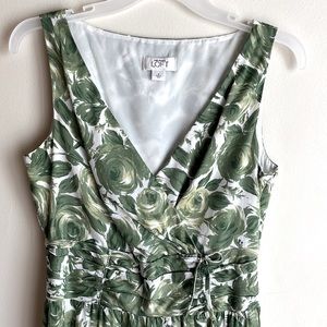 Sleeveless V-neck Floral Dress- size 8